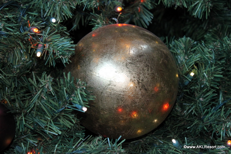 Gold ornament on main tree